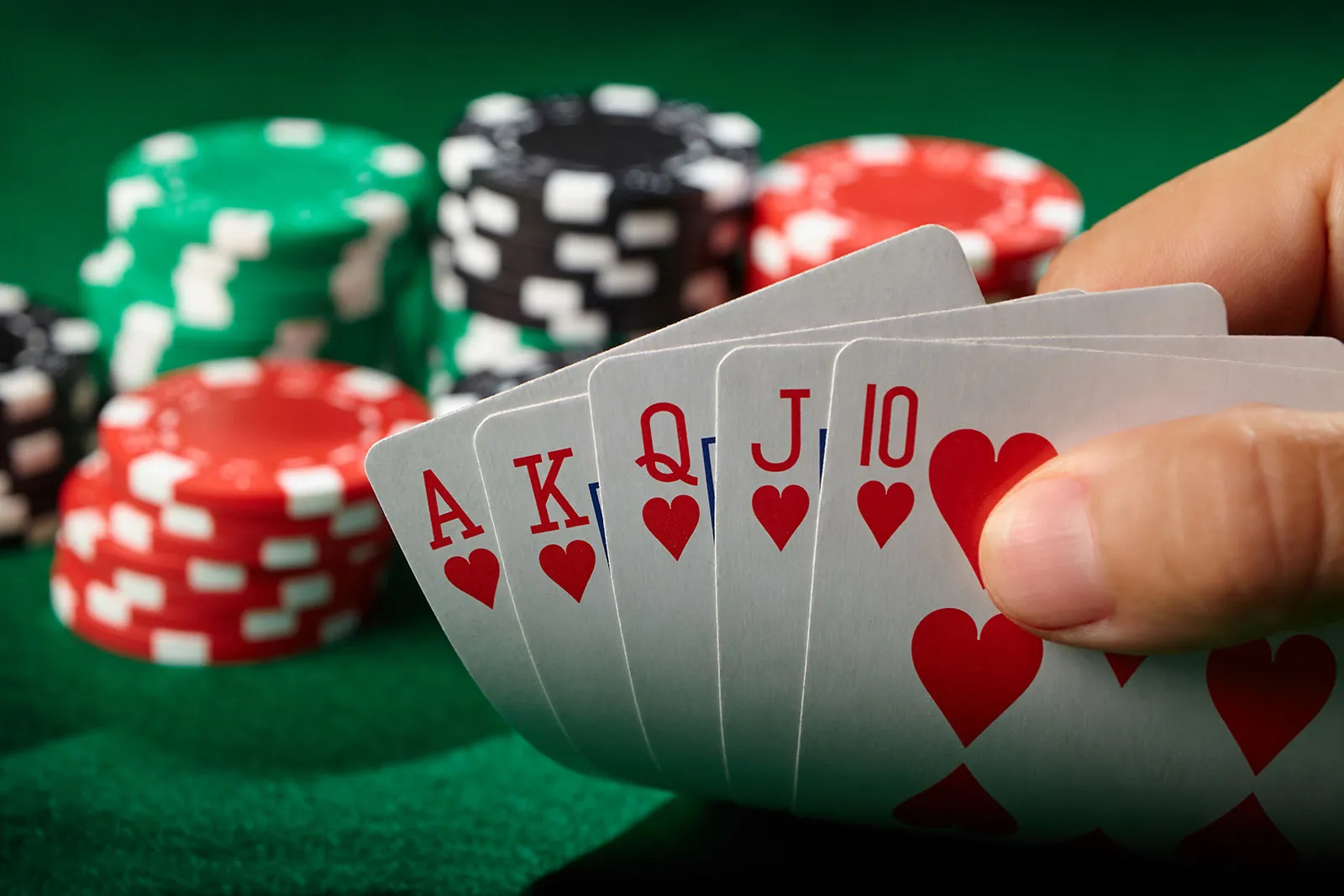 Strategi Menang dalam Bermain Poker di Situs Judi Online!